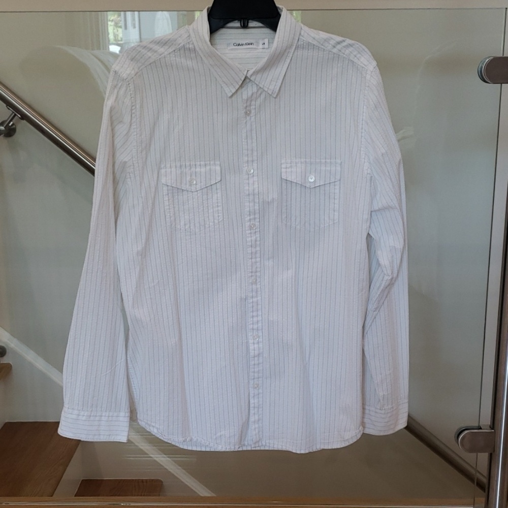 Calvin Klein men's button down shirt. Size L